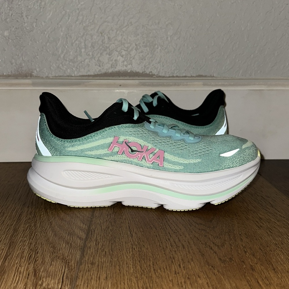 Women’s Hoka Bondi 9